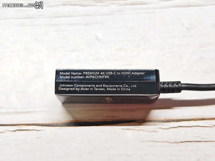 點我看大圖 Avier PREMIUM USB-C to HDMI 4K 影音轉接器開箱 – iPhone 15 插上就能投影的轉接器