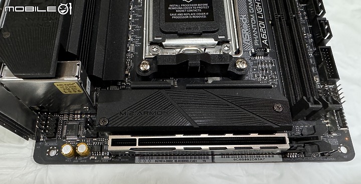 點我看大圖 預算型AM5 ITX 華擎 A620I Lightning WiFi 開箱
