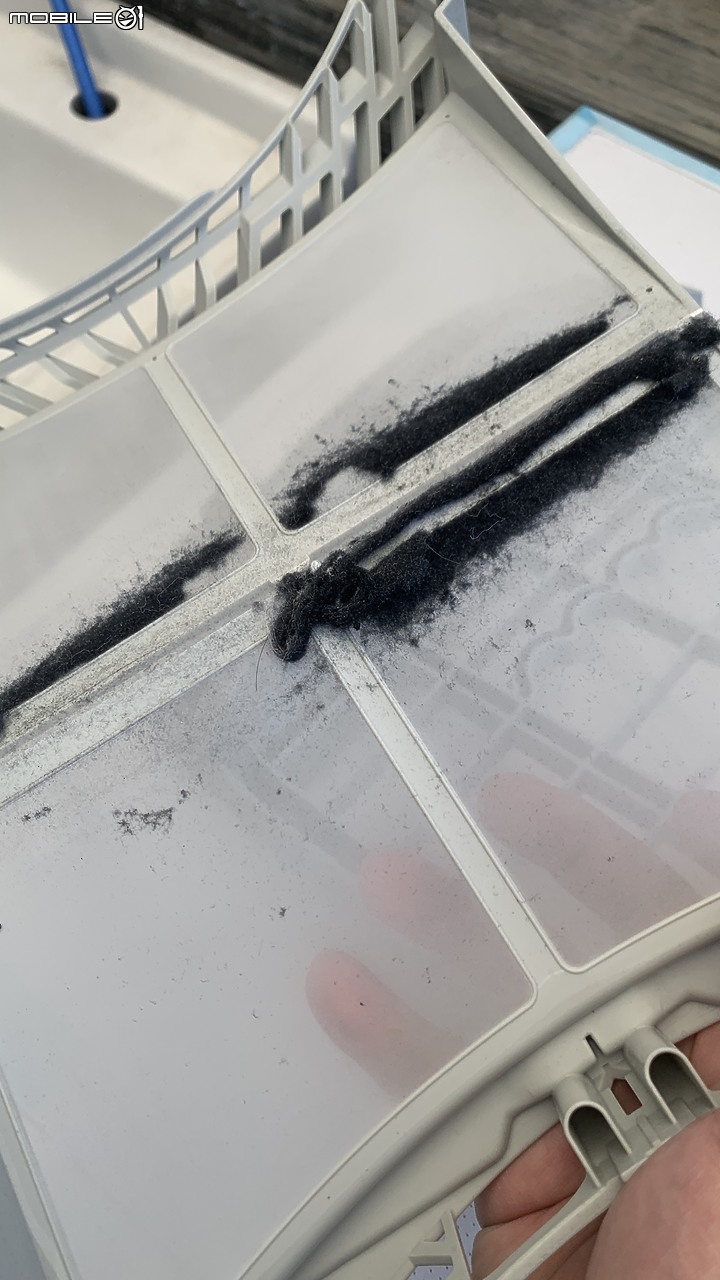 點我看大圖 傳統 V.S. 新式乾衣機大比拚! LG 免曬衣乾衣機 WR-100VW 體驗心得