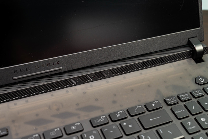 高效能大視界，ROG STRIX SCAR 18 G834JW 電競筆電開箱測試
