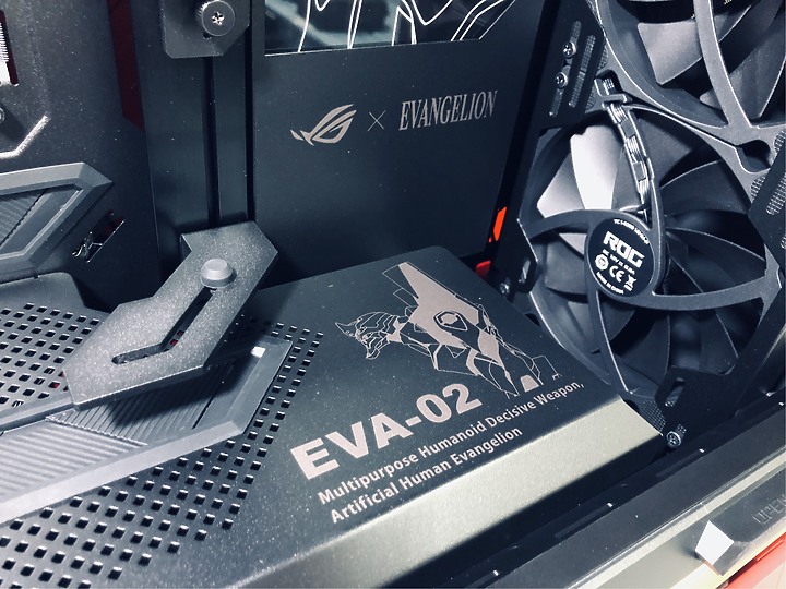 「明日香－限定聯名版 創世神機殼」ROG Hyperion EVA-02 Edition
