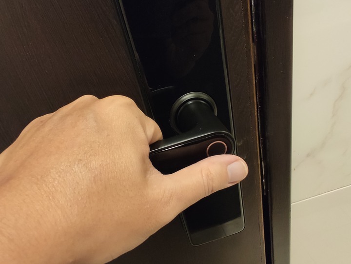 【PHILIPS 飛利浦】智能鎖 EASYKEY 603E 把手式智能鎖(電子鎖) 到府安裝全記錄，入門款真人語音操作不繁瑣，平價實用高C/P，值得推薦！