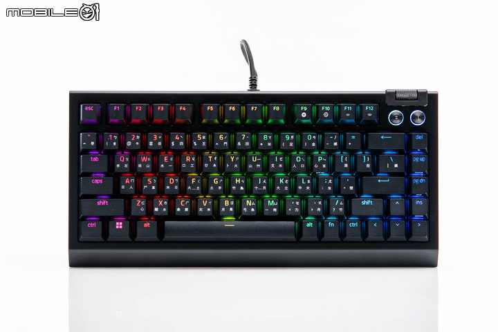 Razer BlackWidow V4 75% 機械電競鍵盤開箱試用 以可換鍵軸設計在輕巧身形內提供暢快敲擊回饋