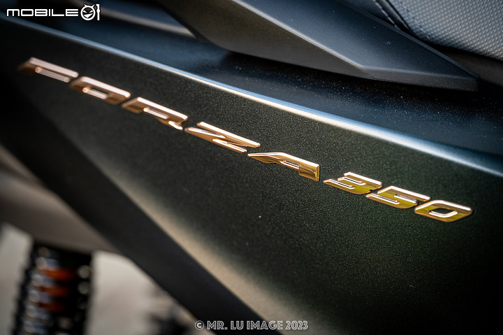 點我看大圖 2023 HONDA FORZA350開箱x霧燈安裝