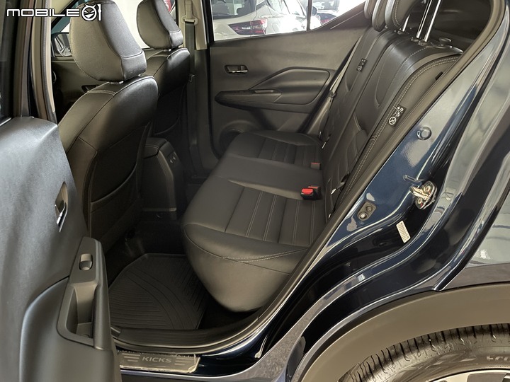 [開箱] NISSAN KICKS e-POWER～新車開箱 星夜藍～全台神單版