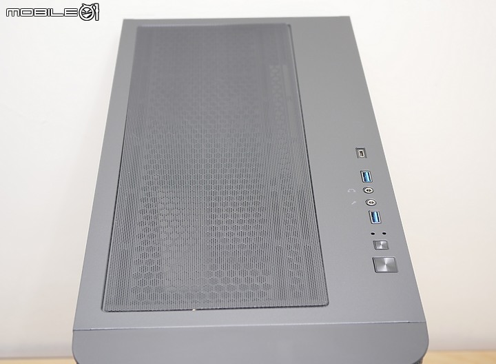 點我看大圖 簡約風無光害的鐵殼 Sharkoon M30 BLACK 開箱
