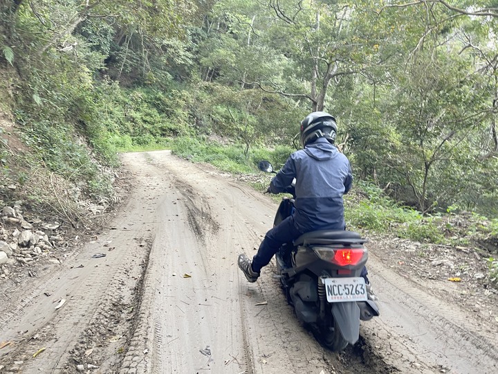 遠的要命的登山口 ─ 塑膠車雙載之一日往返小關山