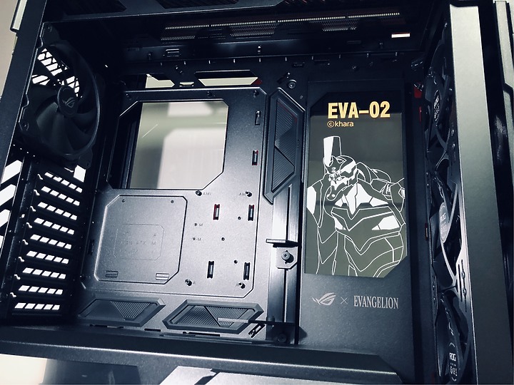 「明日香－限定聯名版 創世神機殼」ROG Hyperion EVA-02 Edition