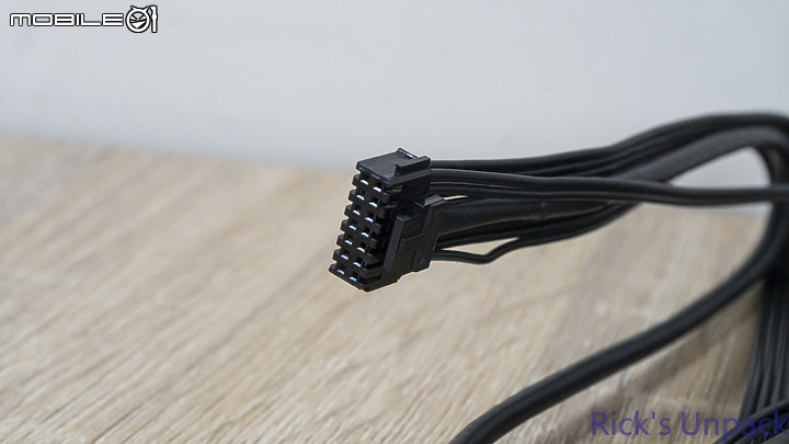 【開箱】潔白無瑕高效能 | NZXT KRAKEN 360 RGB WHITE