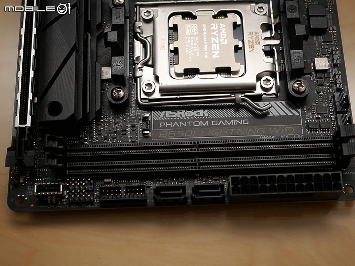 體積雖小功能齊全 ASRock 華擎 B650I Lightning WiFi ITX 開箱