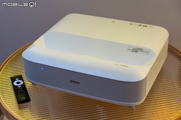 【採訪】Epson 發表 4K 解析度電玩雷射大電視 EH-LS650 以內建動態插補功能提供低延遲遊戲畫面