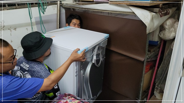 孝親好幫手《LG免曬衣乾衣機》，代替自己好好幫忙免曬衣！