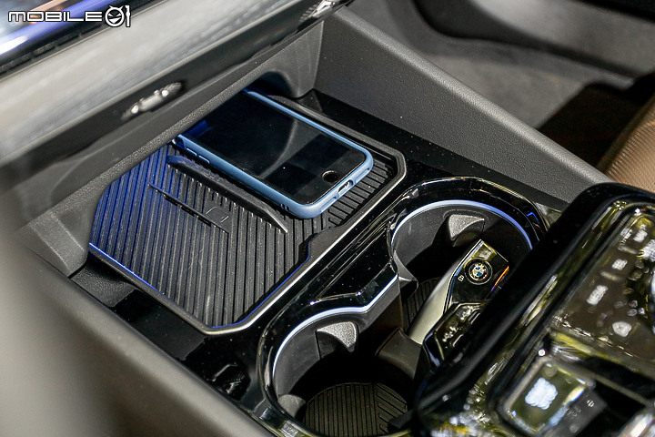 BMW i5 eDrive40 M Sport 試駕｜電能加持科技進化，但仍是你記憶中的五系列！