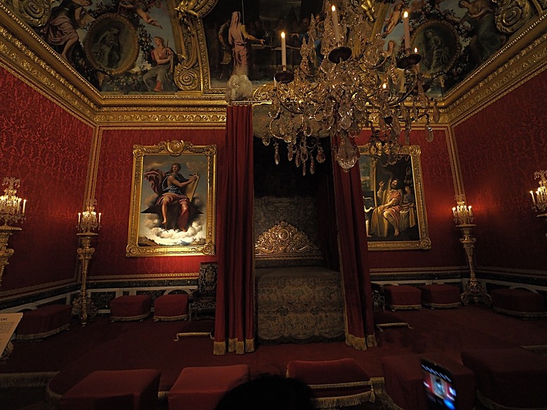 凡爾賽宮(Château de Versailles) — 世界文化遺產 之 凡爾賽宮及其園林(Palace and Park of Versailles) — 外掛巴黎市政廳(Hôtel de Ville)、古監獄(Conciergerie) 、皇家宮殿(Domaine National du Palais-Royal) — 2023年冬季歐洲行旅 第七部