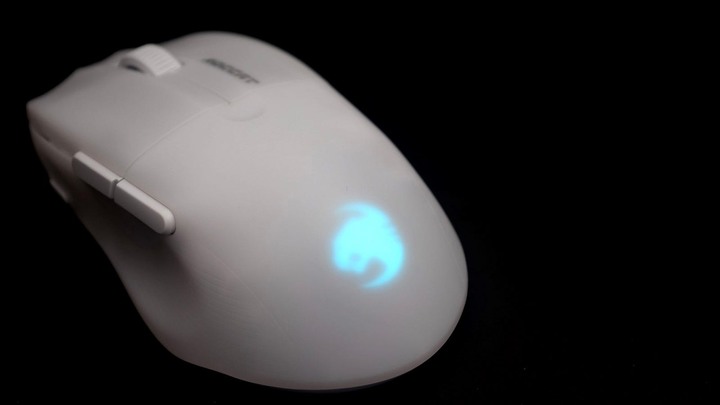 點我看大圖 極輕手感、持久體驗:ROCCAT PURE Air & PURE SEL 滑鼠開箱