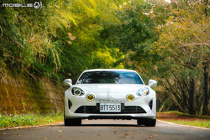 Alpine A110 試駕｜羽量級絕佳操控，令人愛不釋手的法系小跑車！