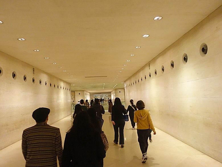 塞納河遊船 (Bateaux-Mouches) 與 羅浮宮(Musée du Louvre),外掛地窖內享用法式烤田螺與鴨胸 — 世界文化遺產 之 巴黎,塞纳河畔(Paris, Banks of the Seine) — 2023年冬季歐洲行旅 第六部