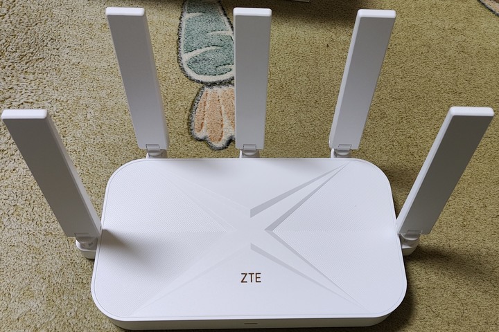 點我看大圖 開箱 對岸 雙2.5G埠 中興巡天AX3000Pro+ 00 無線路由器