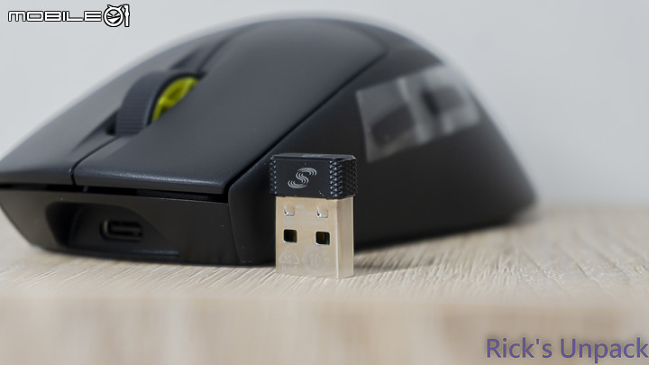 點我看大圖 【開箱】賊船輕量、三模對稱鼠 | CORSAIR M75 AIR WIRELESS