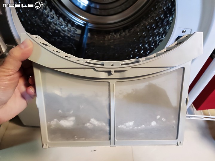 點我看大圖 【 開箱分享 】LG WR-100VW 免曬衣智慧乾衣機,實現烘衣自由的白色小精靈!