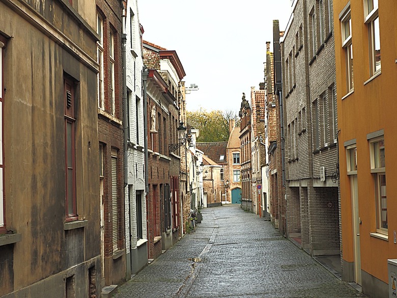 布魯日大廣場(Grote Markt)、大鐘樓(Belfort) 、市政廳(Stadhuis Brugge) 、玫瑰碼頭(Rosary Quay) 、聖母教堂(Onze-Lieve-Vrouwekerk)、貝居安禮修道院(Begijnhofkapel),還有白酒淡菜 — 世界文化遺產 之 布魯日歷史中心(Historic Centre of Brugge) — 2023年冬季歐洲行旅 第五部