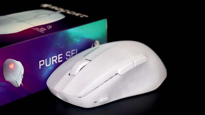 點我看大圖 極輕手感、持久體驗:ROCCAT PURE Air & PURE SEL 滑鼠開箱
