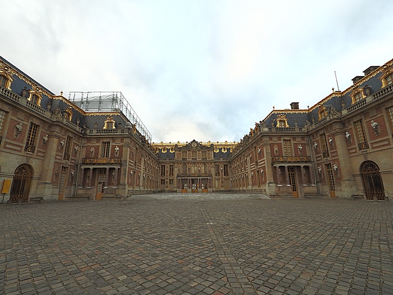 凡爾賽宮(Château de Versailles) — 世界文化遺產 之 凡爾賽宮及其園林(Palace and Park of Versailles) — 外掛巴黎市政廳(Hôtel de Ville)、古監獄(Conciergerie) 、皇家宮殿(Domaine National du Palais-Royal) — 2023年冬季歐洲行旅 第七部