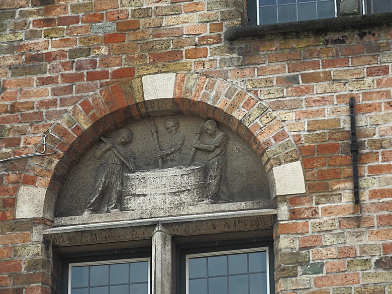 布魯日大廣場(Grote Markt)、大鐘樓(Belfort) 、市政廳(Stadhuis Brugge) 、玫瑰碼頭(Rosary Quay) 、聖母教堂(Onze-Lieve-Vrouwekerk)、貝居安禮修道院(Begijnhofkapel)，還有白酒淡菜 — 世界文化遺產 之 布魯日歷史中心(Historic Centre of Brugge) — 2023年冬季歐洲行旅 第五部