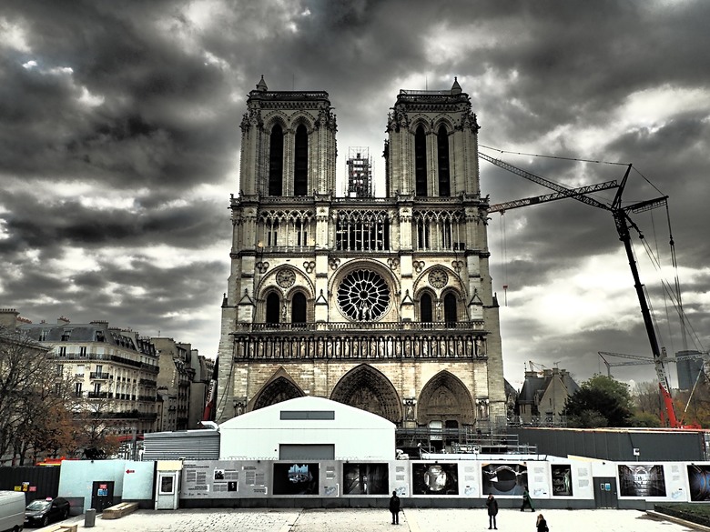 楓丹白露宮(Chateau de Fontainebleau),外掛凱旋門(Arc de Triomphe)、聖母院(Cathédrale Notre-Dame de Paris)、歌劇院(Palais Garnier)、莫里哀噴泉(Fontaine Molière)、聖米歇爾噴泉(Fontaine Saint-Michel) — 世界文化遺產 之 楓丹白靈宮及其園林(Palace and Park of Fontainebleau) — 2023年冬季歐洲行旅 第八部