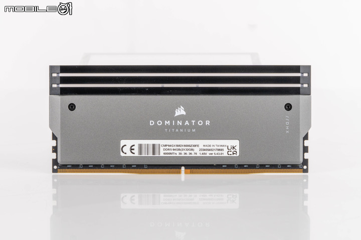 CORSAIR DOMINATOR TITANIUM FIRST EDITION DDR5 記憶體開箱實測 以可換模組搭配炫麗燈效設計