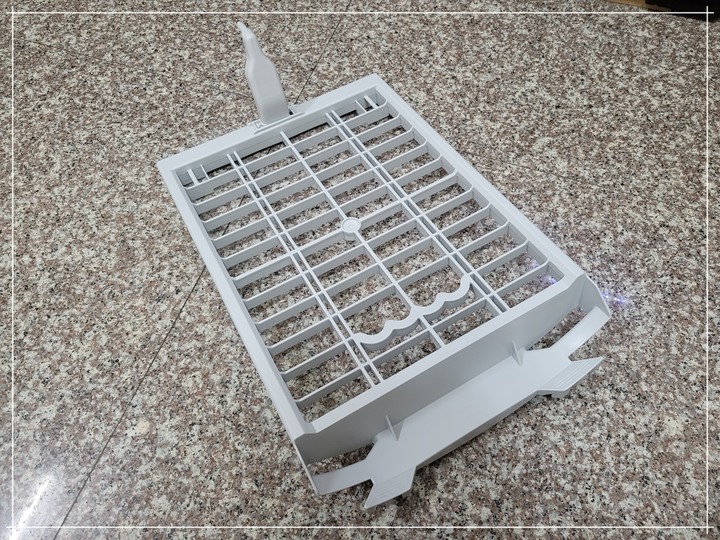 孝親好幫手《LG免曬衣乾衣機》，代替自己好好幫忙免曬衣！