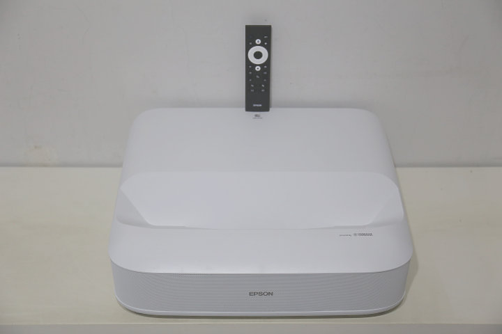 [電射大電視 體驗分享] 小宅也有大視界：Epson EH-LS650 給玩家一個溫柔的顯示設備
