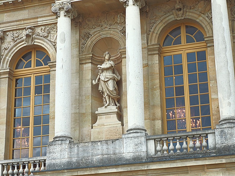 凡爾賽宮(Château de Versailles) — 世界文化遺產 之 凡爾賽宮及其園林(Palace and Park of Versailles) — 外掛巴黎市政廳(Hôtel de Ville)、古監獄(Conciergerie) 、皇家宮殿(Domaine National du Palais-Royal) — 2023年冬季歐洲行旅 第七部