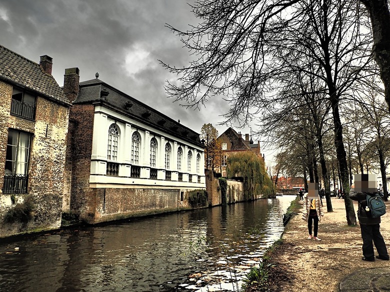 布魯日大廣場(Grote Markt)、大鐘樓(Belfort) 、市政廳(Stadhuis Brugge) 、玫瑰碼頭(Rosary Quay) 、聖母教堂(Onze-Lieve-Vrouwekerk)、貝居安禮修道院(Begijnhofkapel),還有白酒淡菜 — 世界文化遺產 之 布魯日歷史中心(Historic Centre of Brugge) — 2023年冬季歐洲行旅 第五部