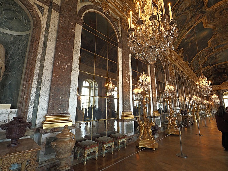 凡爾賽宮(Château de Versailles) — 世界文化遺產 之 凡爾賽宮及其園林(Palace and Park of Versailles) — 外掛巴黎市政廳(Hôtel de Ville)、古監獄(Conciergerie) 、皇家宮殿(Domaine National du Palais-Royal) — 2023年冬季歐洲行旅 第七部