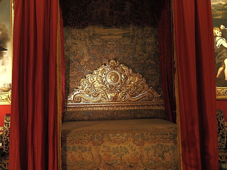 凡爾賽宮(Château de Versailles) — 世界文化遺產 之 凡爾賽宮及其園林(Palace and Park of Versailles) — 外掛巴黎市政廳(Hôtel de Ville)、古監獄(Conciergerie) 、皇家宮殿(Domaine National du Palais-Royal) — 2023年冬季歐洲行旅 第七部
