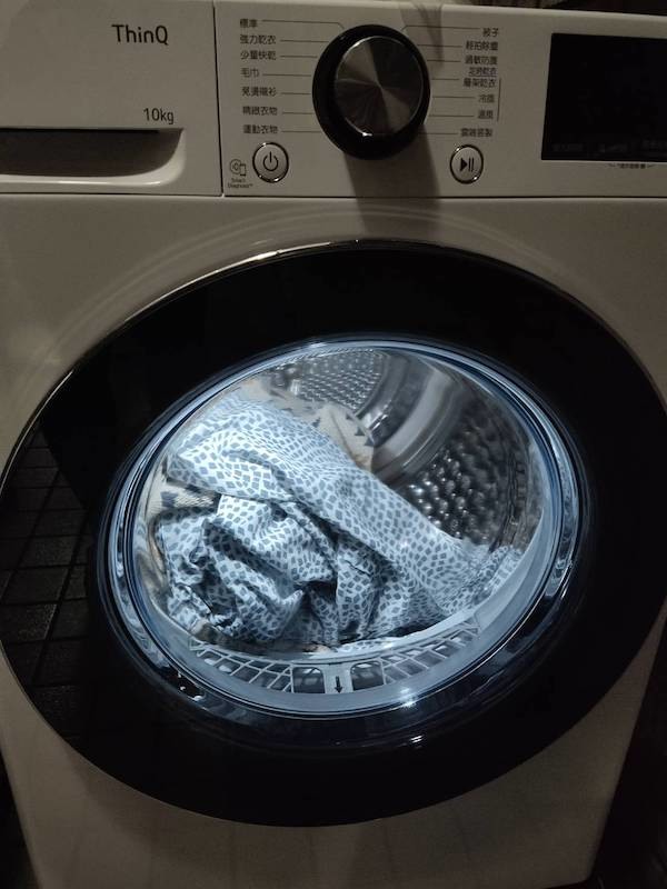 一見到你就有好心情 LG WR-100VW 免曬衣乾衣機