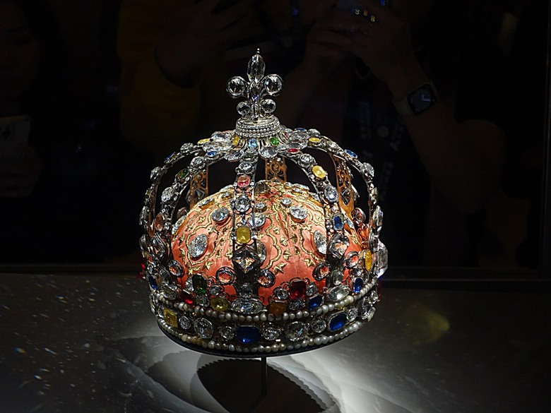 塞納河遊船 (Bateaux-Mouches) 與 羅浮宮(Musée du Louvre),外掛地窖內享用法式烤田螺與鴨胸 — 世界文化遺產 之 巴黎,塞纳河畔(Paris, Banks of the Seine) — 2023年冬季歐洲行旅 第六部