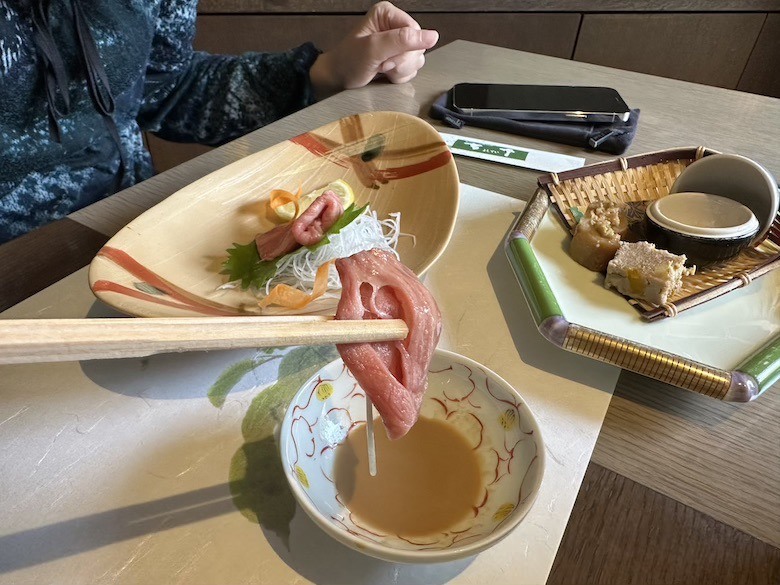 [日本山形縣] 米沢牛・山懐料理 吉亭 | 美味的和牛涮涮鍋