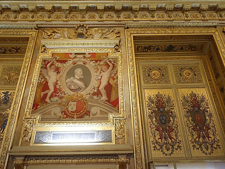 塞納河遊船 (Bateaux-Mouches) 與 羅浮宮(Musée du Louvre),外掛地窖內享用法式烤田螺與鴨胸 — 世界文化遺產 之 巴黎,塞纳河畔(Paris, Banks of the Seine) — 2023年冬季歐洲行旅 第六部