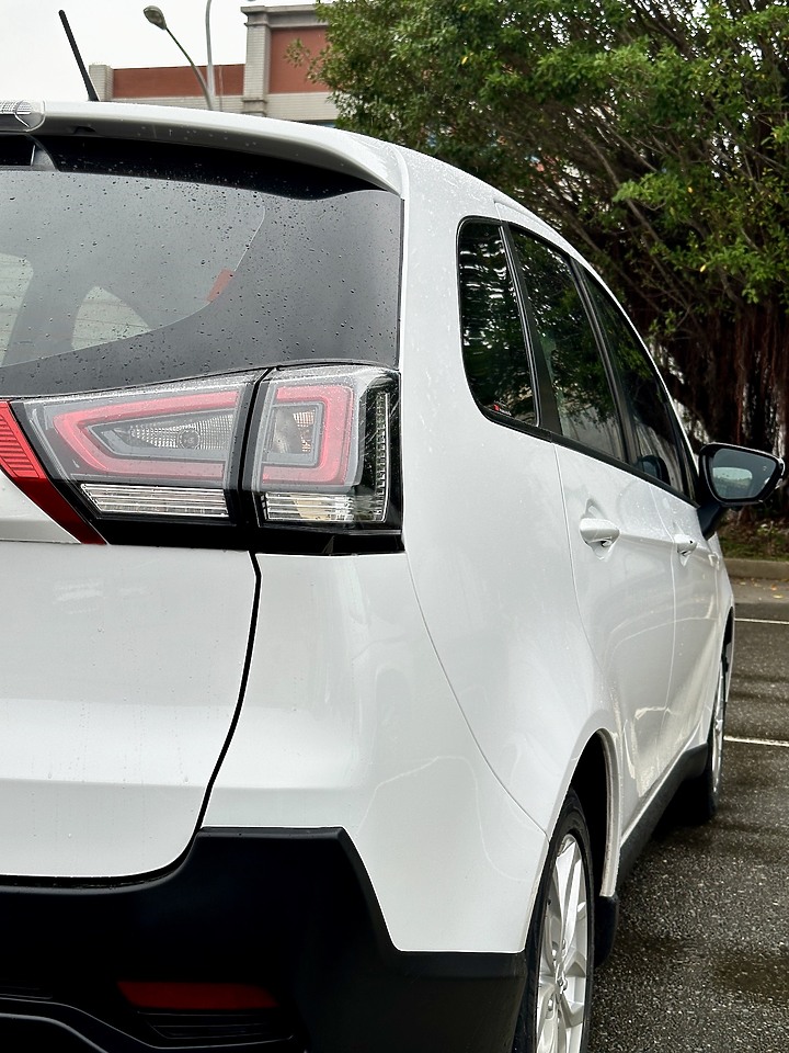 點我看大圖 下雨天,交車天。(可能是) 配備最滿的 Colt Plus (圖多)