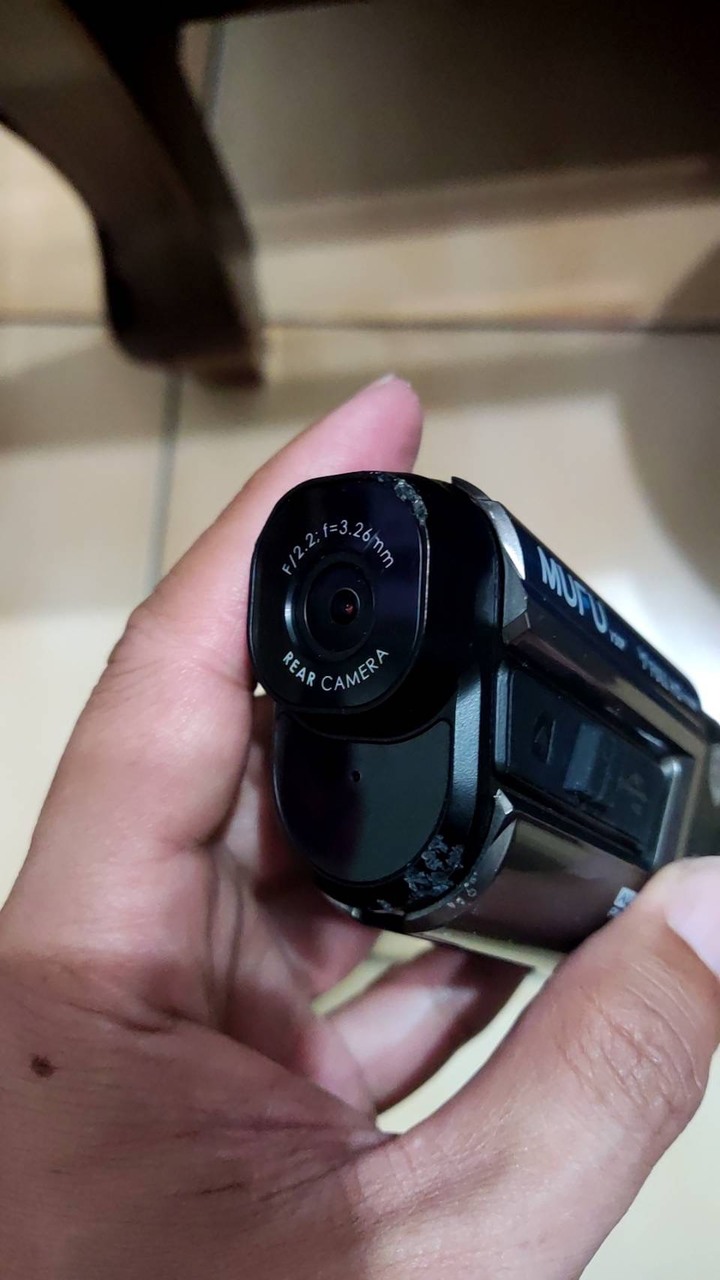 點我看大圖 分享下旋轉跳躍摔完還能用的行車紀錄器
