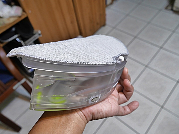 LG PuriCare™ 雙變頻除濕機 feat. CordZero™ R5T 濕拖清潔機器人 (自動除塵) 使用心得分享 — 在溼冷的天氣中享受乾爽又自動變乾淨的環境
