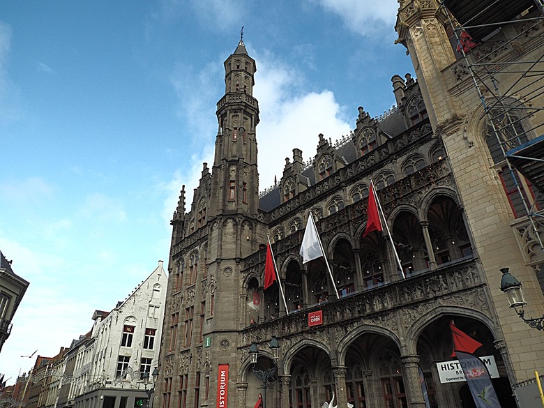 布魯日大廣場(Grote Markt)、大鐘樓(Belfort) 、市政廳(Stadhuis Brugge) 、玫瑰碼頭(Rosary Quay) 、聖母教堂(Onze-Lieve-Vrouwekerk)、貝居安禮修道院(Begijnhofkapel),還有白酒淡菜 — 世界文化遺產 之 布魯日歷史中心(Historic Centre of Brugge) — 2023年冬季歐洲行旅 第五部