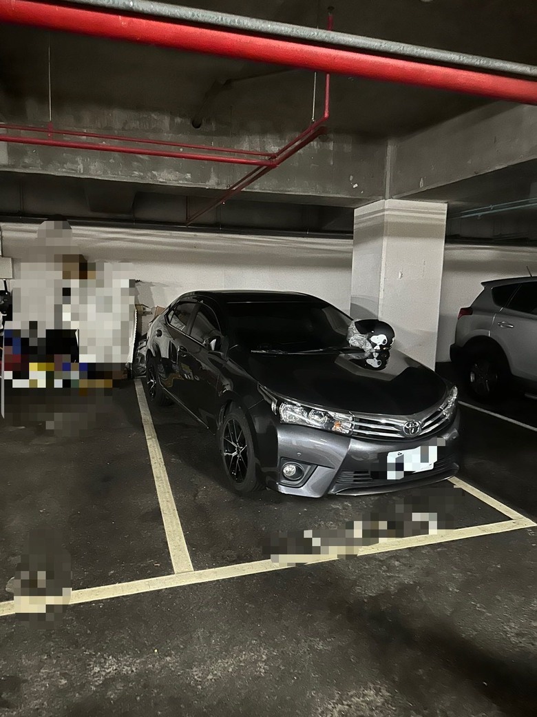 大家停車靠柱會停斜的嗎？ （已補圖）