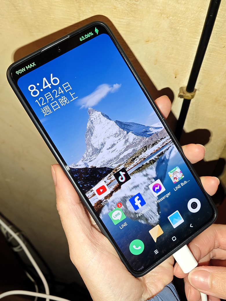 【不專業開箱】紅米 Redmi K70E 晴雪色｜聯發科 MTK 天璣8300-Ultra 狂暴首發！