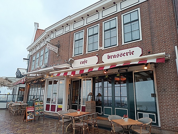 哈倫(Haarlem)市區、聖巴弗教堂(St.-Bavokerk)、桑斯安斯(Zaanse Schans)風車村、福倫丹(Volendam)午餐、羊角村(Giethoorn)遊船 — 荷蘭鄉間風光 — 2023年冬季歐洲行旅 第二部