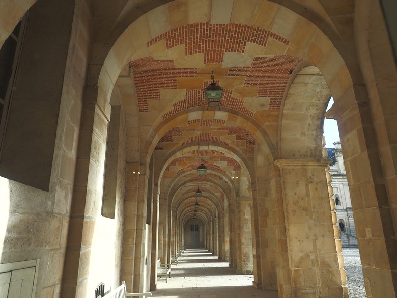 楓丹白露宮(Chateau de Fontainebleau),外掛凱旋門(Arc de Triomphe)、聖母院(Cathédrale Notre-Dame de Paris)、歌劇院(Palais Garnier)、莫里哀噴泉(Fontaine Molière)、聖米歇爾噴泉(Fontaine Saint-Michel) — 世界文化遺產 之 楓丹白靈宮及其園林(Palace and Park of Fontainebleau) — 2023年冬季歐洲行旅 第八部