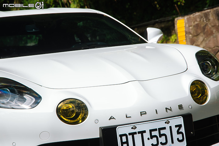 Alpine A110 試駕|羽量級絕佳操控,令人愛不釋手的法系小跑車!