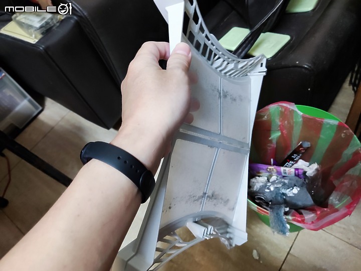 點我看大圖 【 開箱分享 】LG WR-100VW 免曬衣智慧乾衣機,實現烘衣自由的白色小精靈!